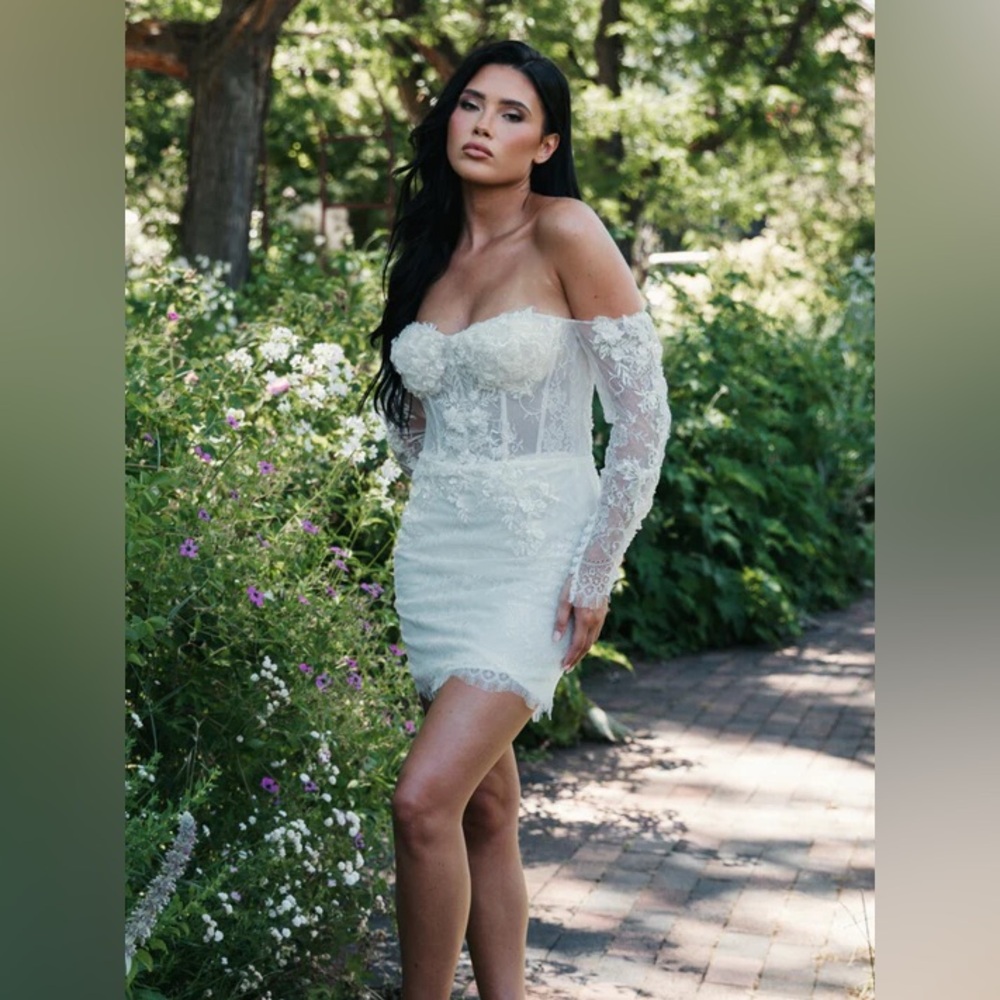 Heirloom Bridal Shayli dress size 18 NWT brand new never worn never altered